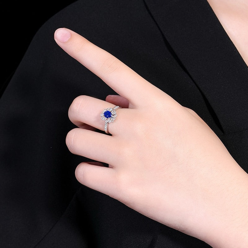 Natural Sapphire Ring with brilliant cut only 1 piece design