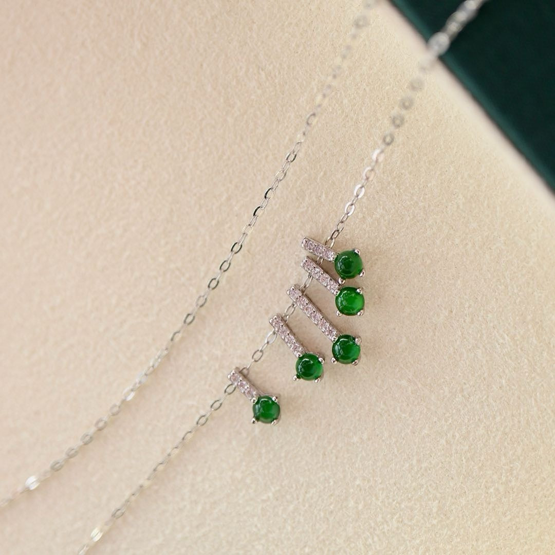 Nature vividly green Chrysoprasus necklace
