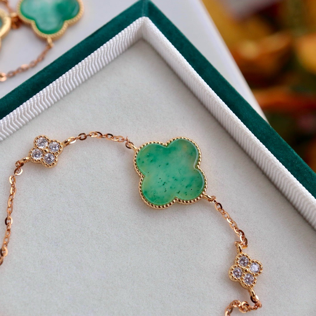 Natural Chrysoprasus Four leaf clover shape bracelet