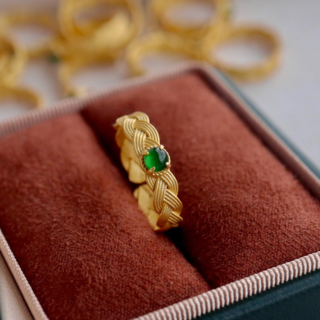 Natural Vivid green Chrysoprasus Ring