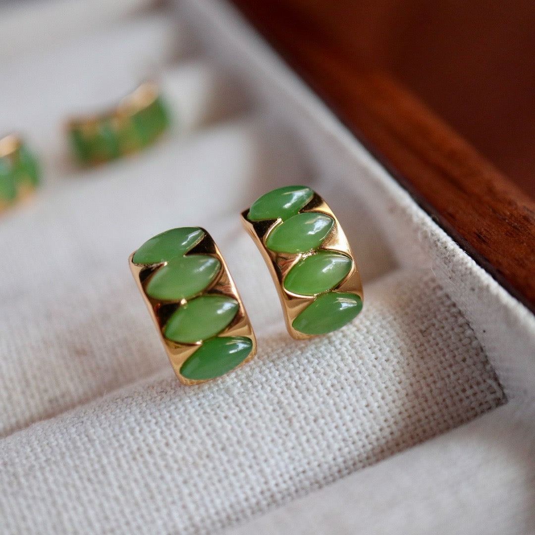 Horse eye shape natural Chrysoprasus earrings