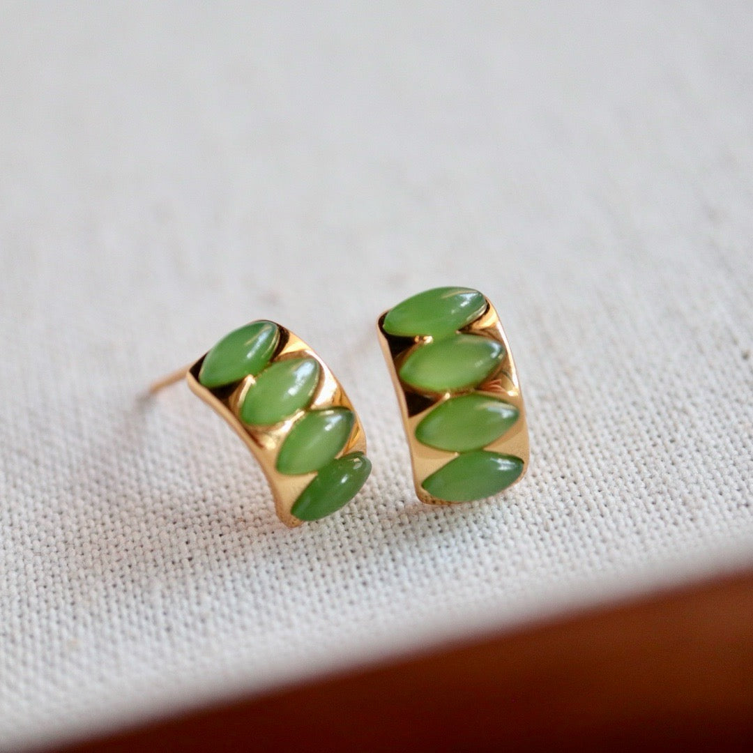 Horse eye shape natural Chrysoprasus earrings