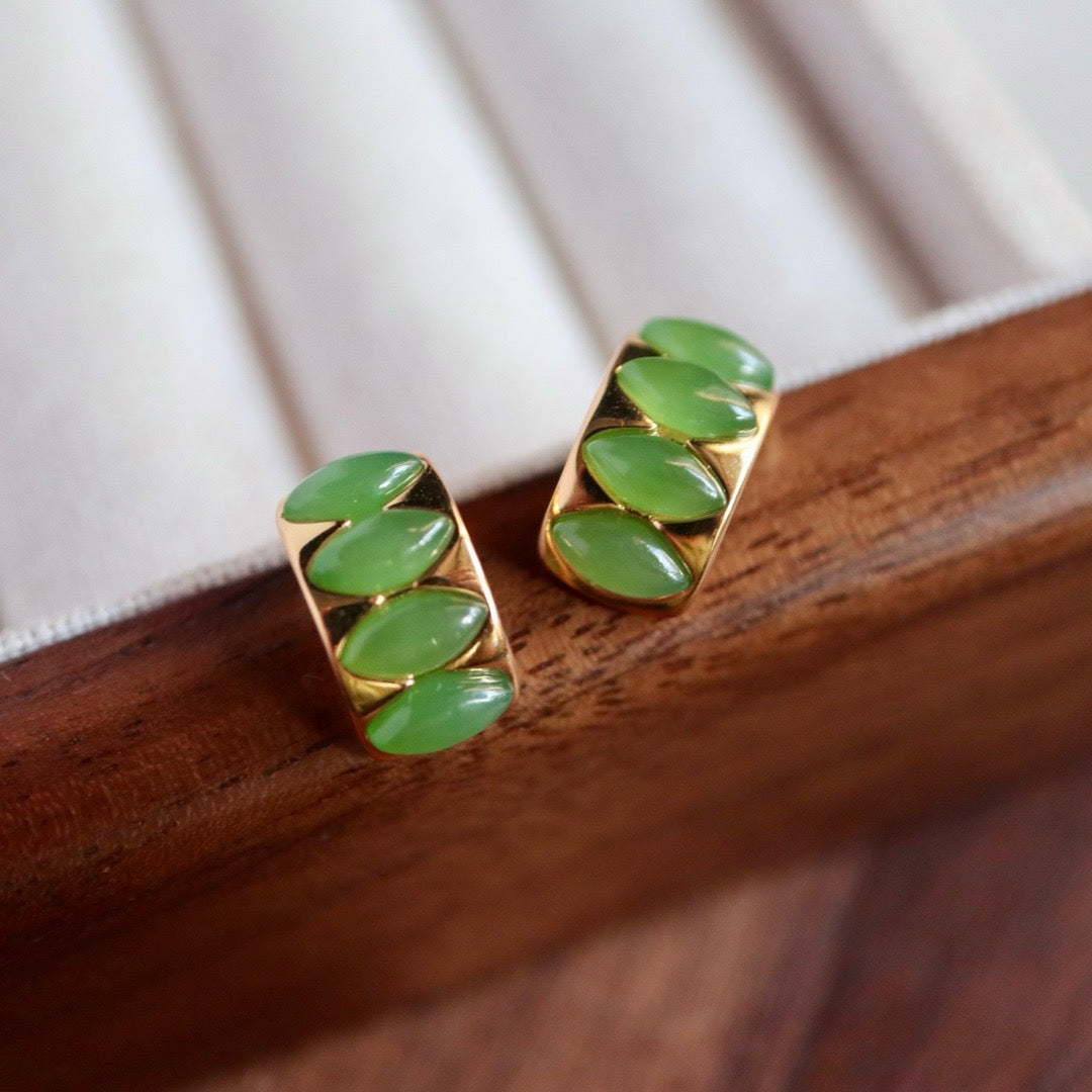 Horse eye shape natural Chrysoprasus earrings