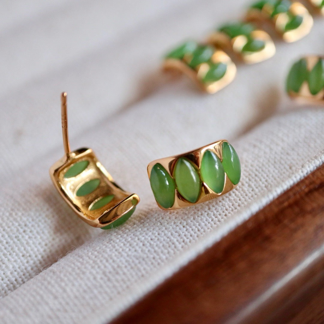 Horse eye shape natural Chrysoprasus earrings
