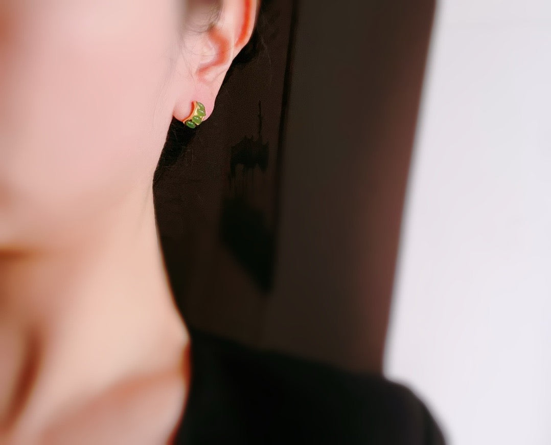 Horse eye shape natural Chrysoprasus earrings