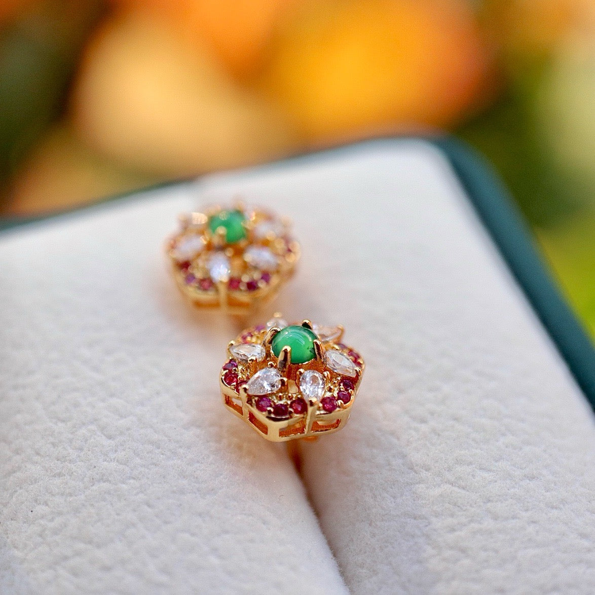 Natural Chrysoprasus vivid green flowershape earrings