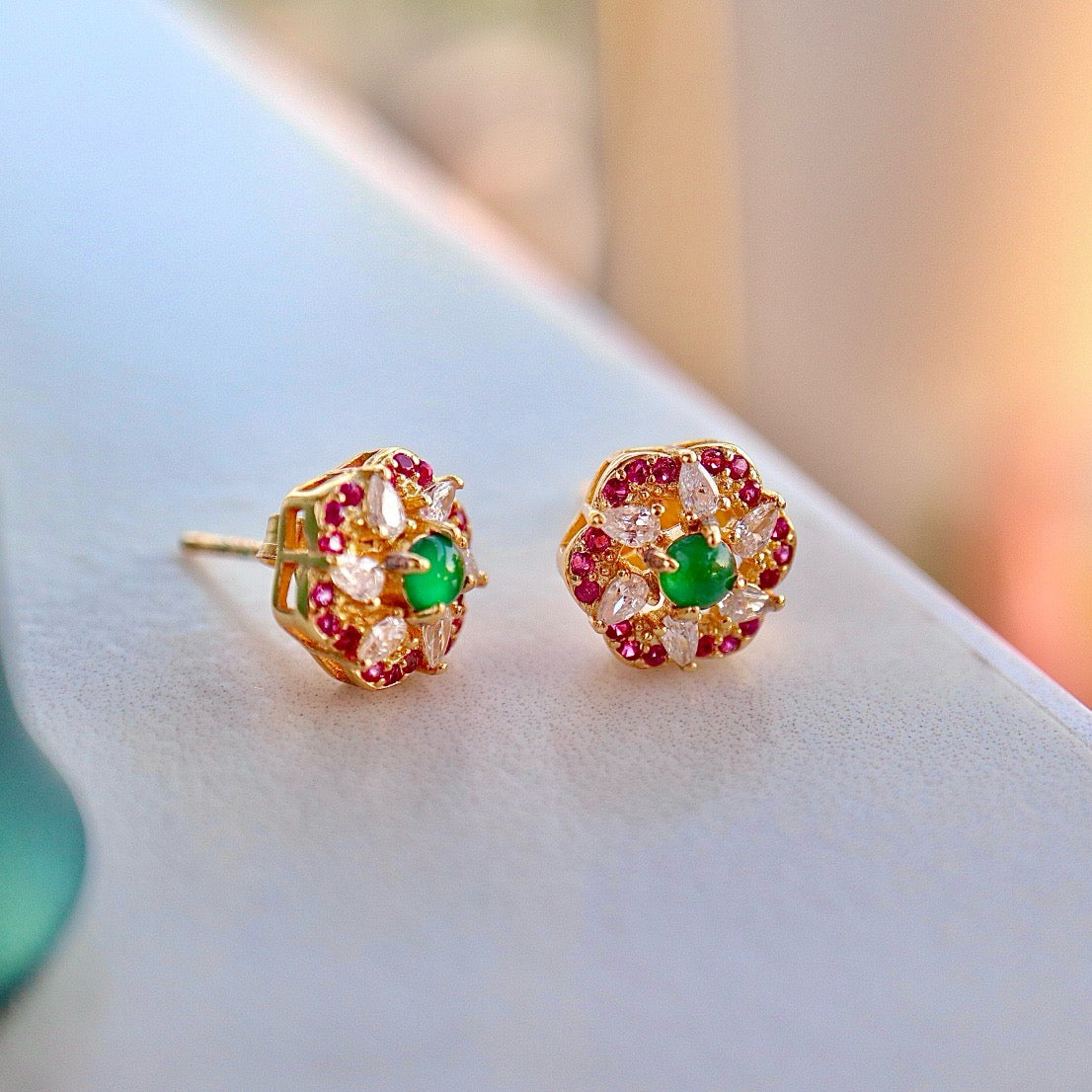 Natural Chrysoprasus vivid green flowershape earrings