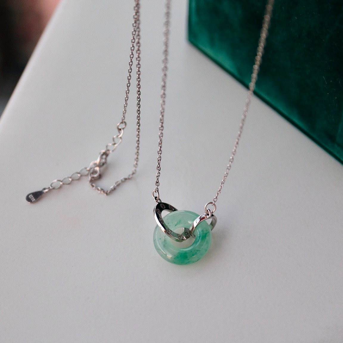 Natural Chrysoprasus circle shape necklace