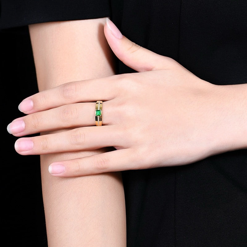 Nature Afghanistan emerald ring with wide ring band