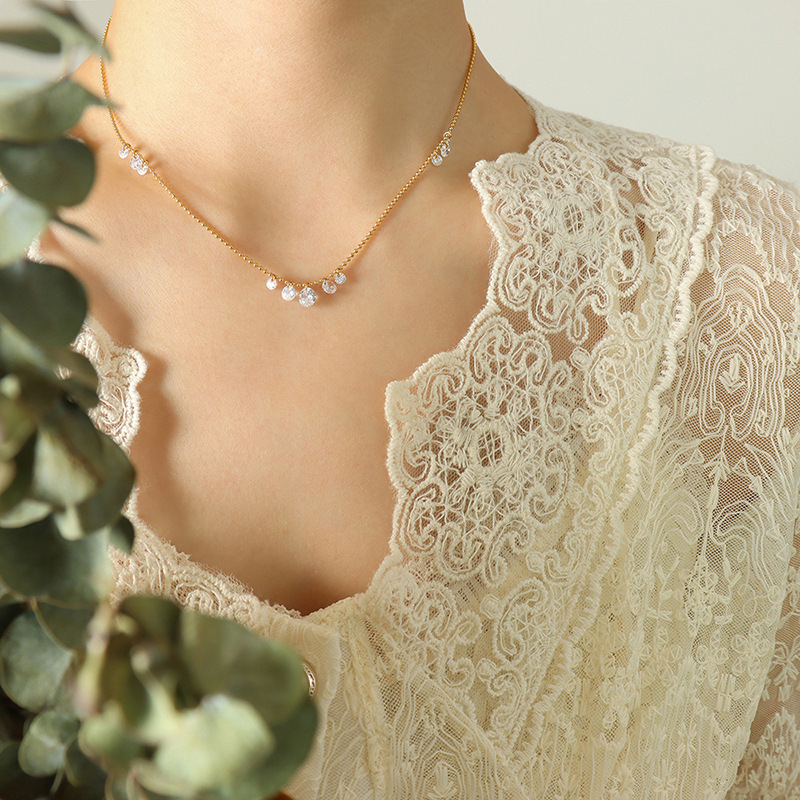 Raindrop Sparkle Dangling Zircon Necklace