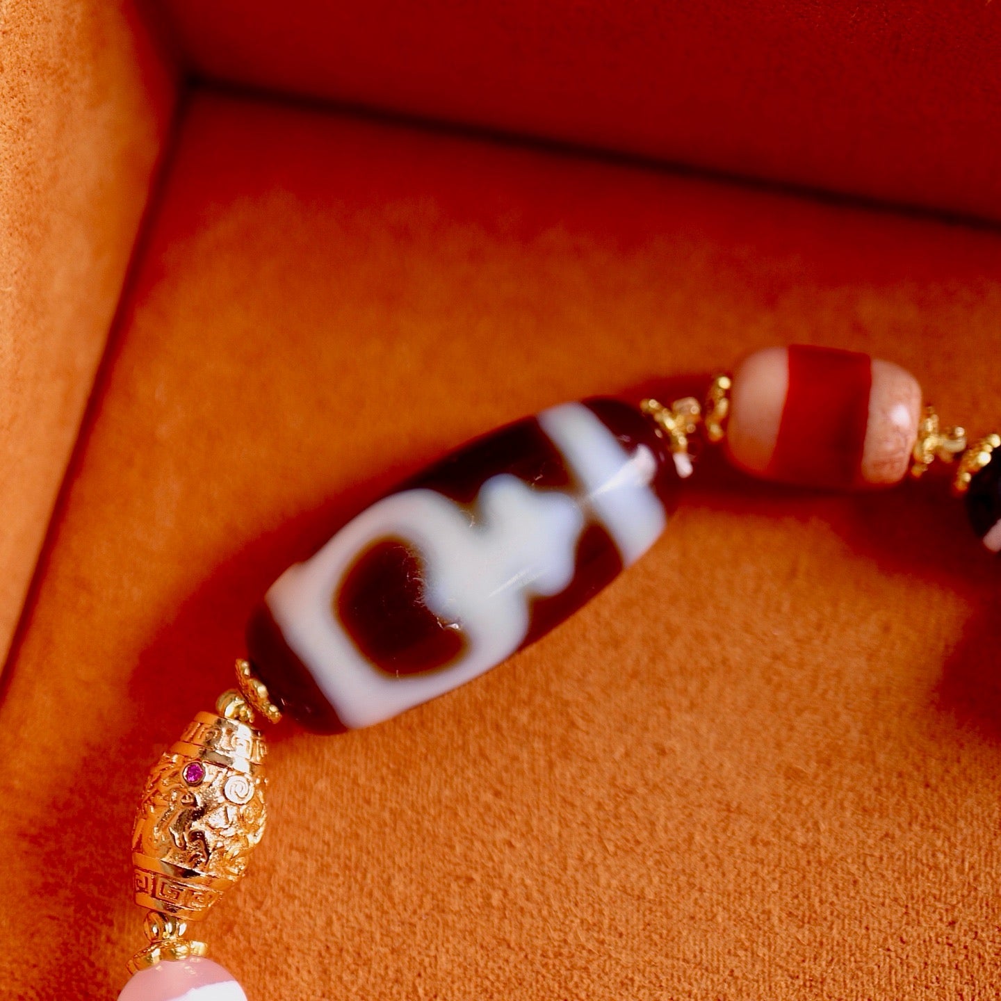 Natural Tibet Qu Gong treasure Vase Sky Pearl Bracelet