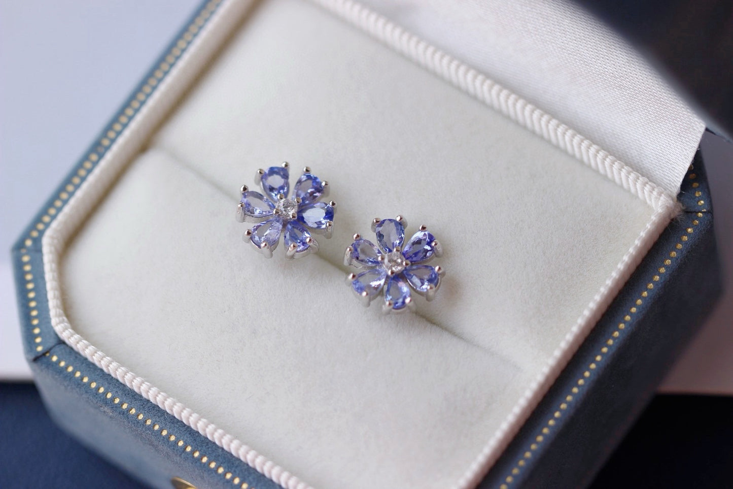 Nature amethyst earring studs