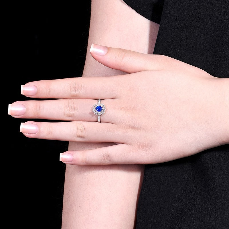 Natural Sapphire Ring with brilliant cut only 1 piece design