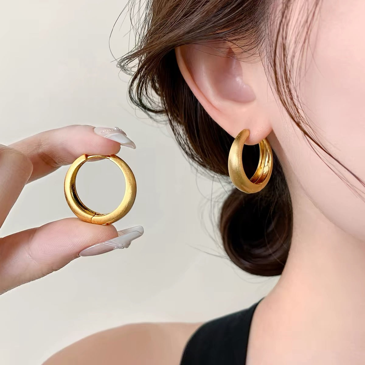 Simply elegant earrings designed set with hoop shape