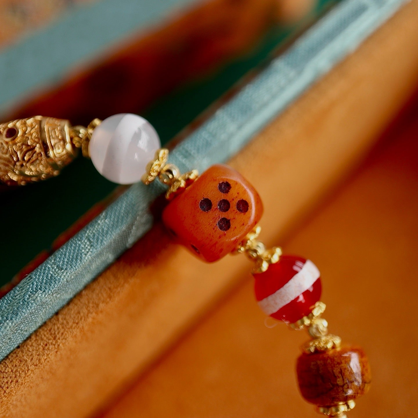 Natural Tibet Qu Gong treasure Vase Sky Pearl Bracelet