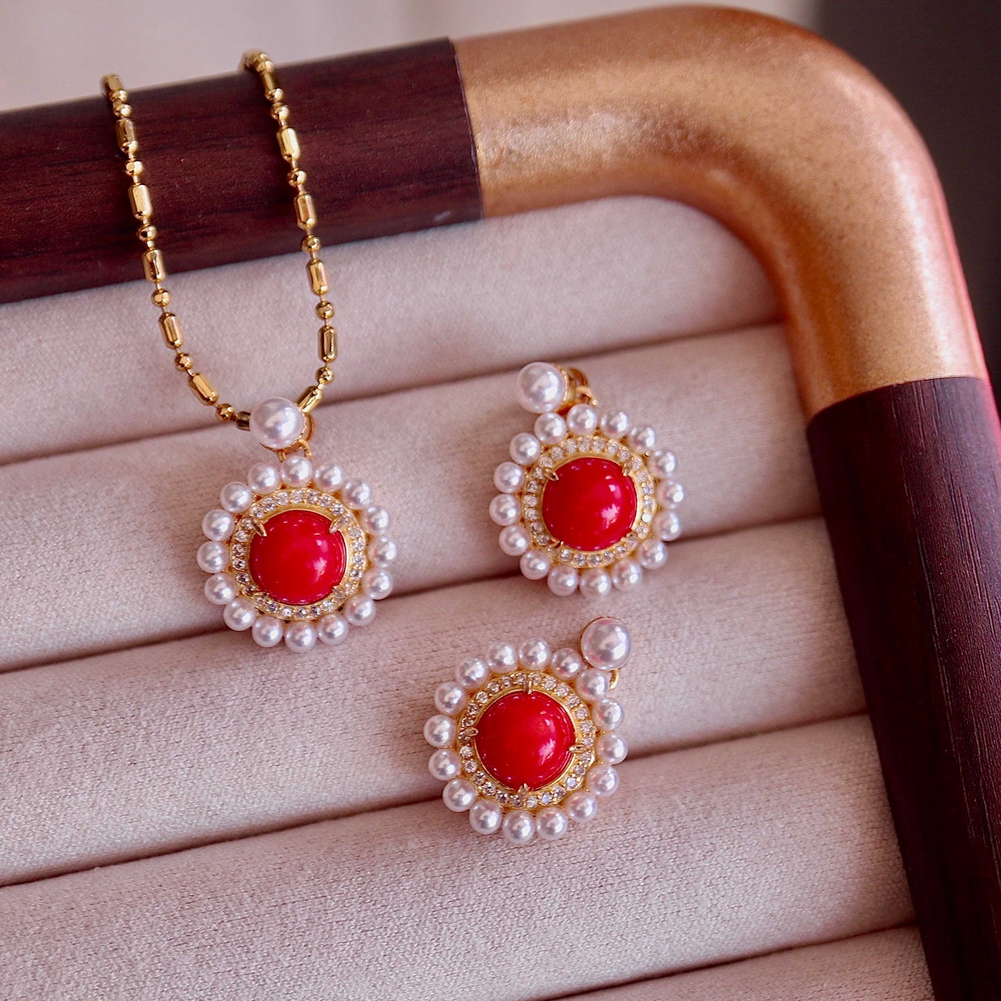 Hot-Selling Natural Red Coral Pendant( Necklace）