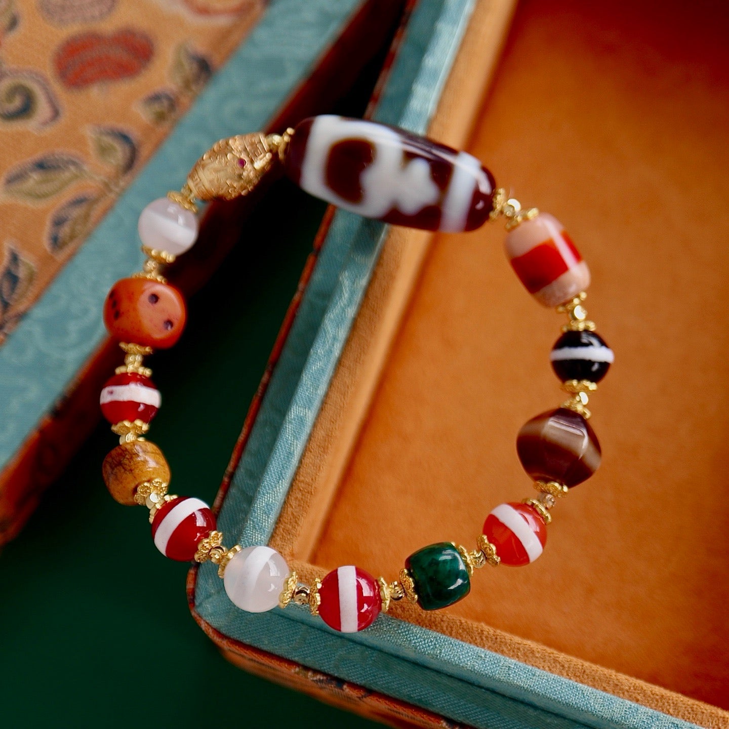 Natural Tibet Qu Gong treasure Vase Sky Pearl Bracelet