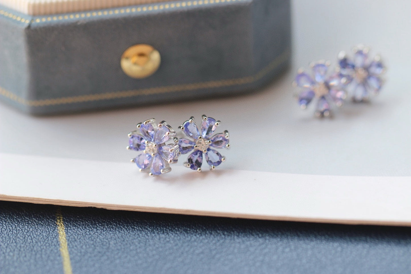 Nature amethyst earring studs