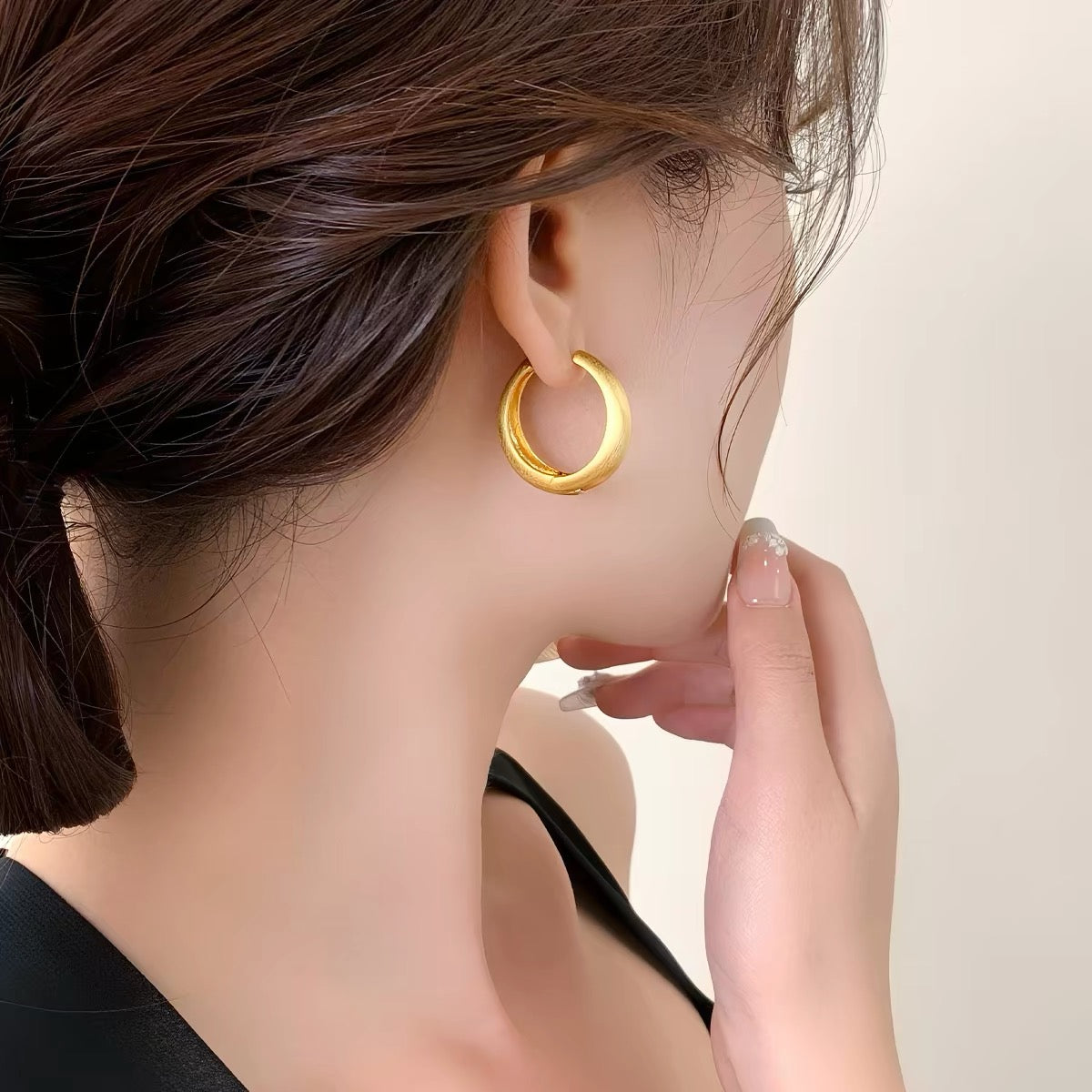 Simply elegant earrings designed set with hoop shape