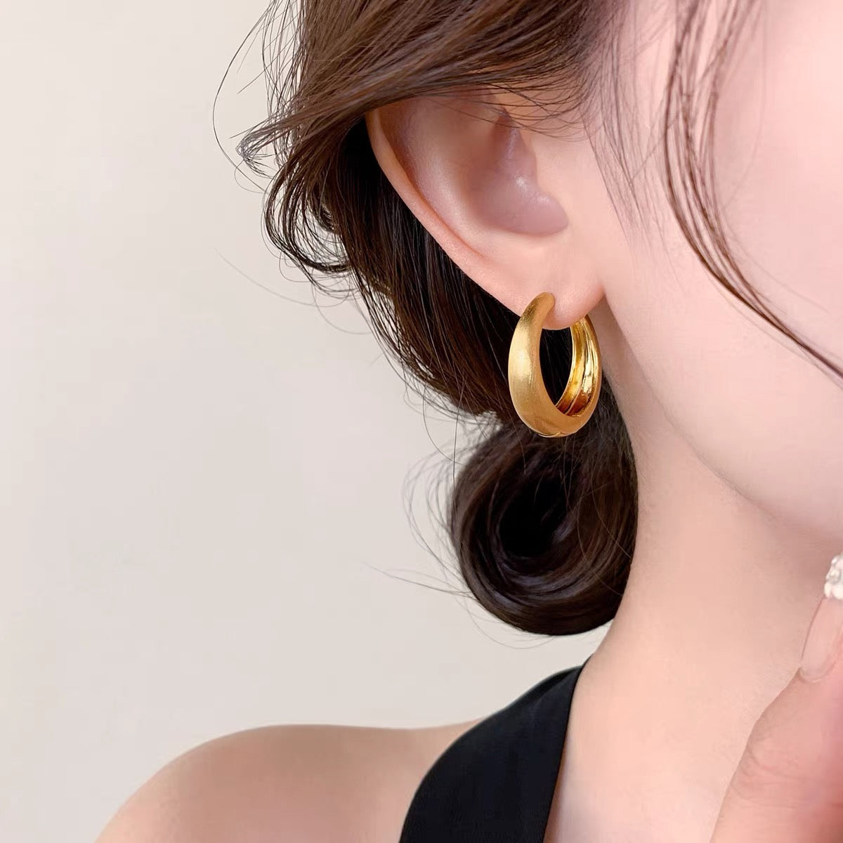 Simply elegant earrings designed set with hoop shape