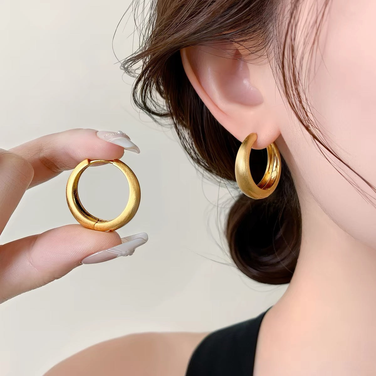 Simply elegant earrings designed set with hoop shape