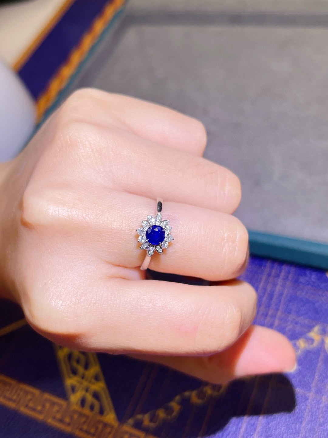 Sunflower design natural Sapphire  Ring(only 1 stock)