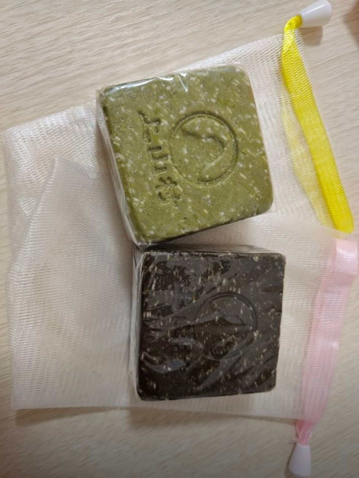 Ginseng Pine Shampoo Soap (Green Handmade Soap)and Ginseng And Rehmannia Shampoo Soap (Black Handcrafted Soap) (Copy)