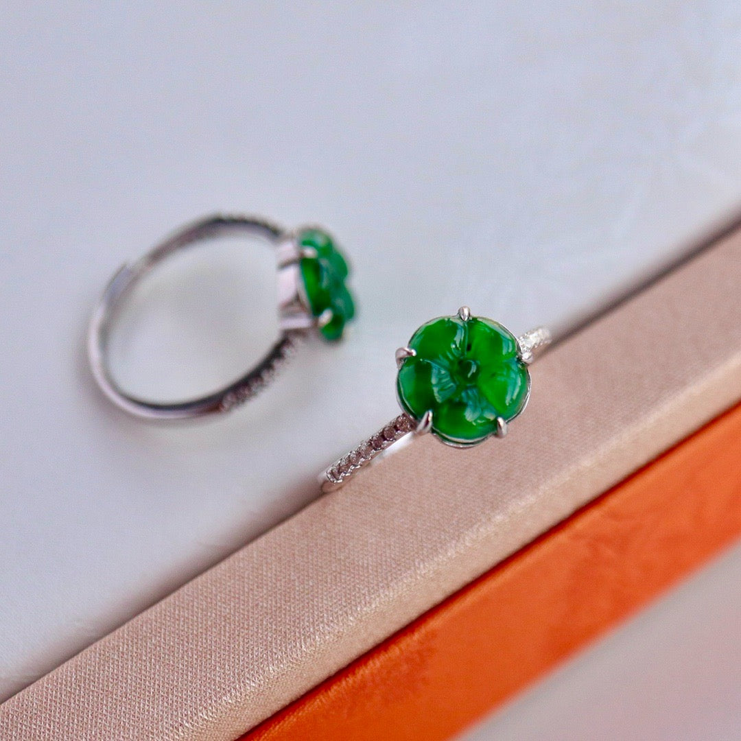 Flower shape natural Chrysoprasus ring