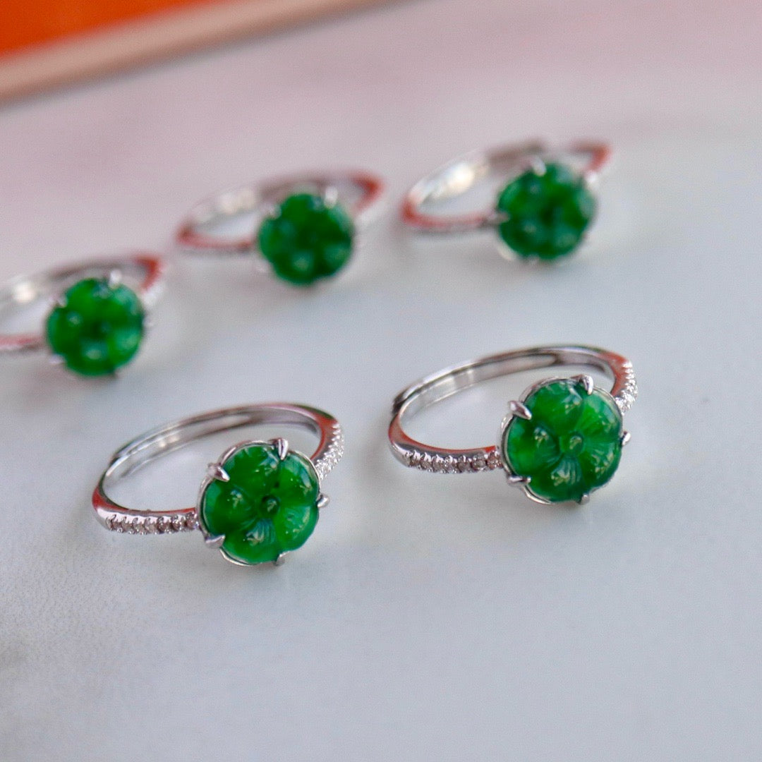 Flower shape natural Chrysoprasus ring
