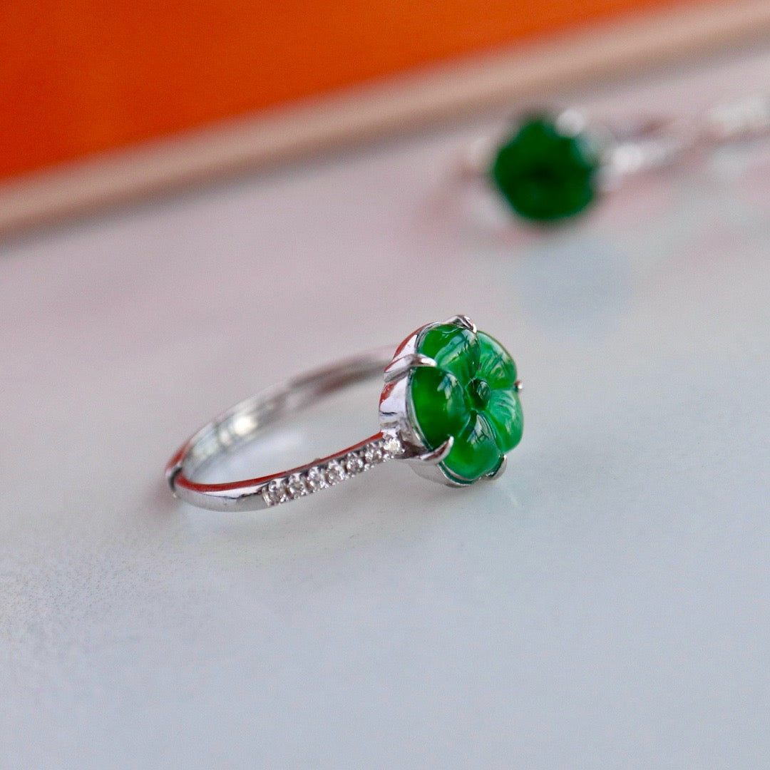 Flower shape natural Chrysoprasus ring