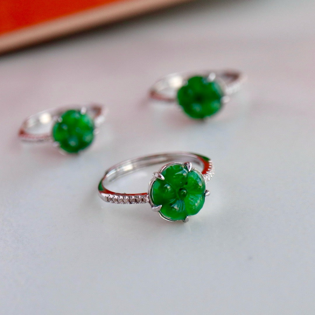 Flower shape natural Chrysoprasus ring