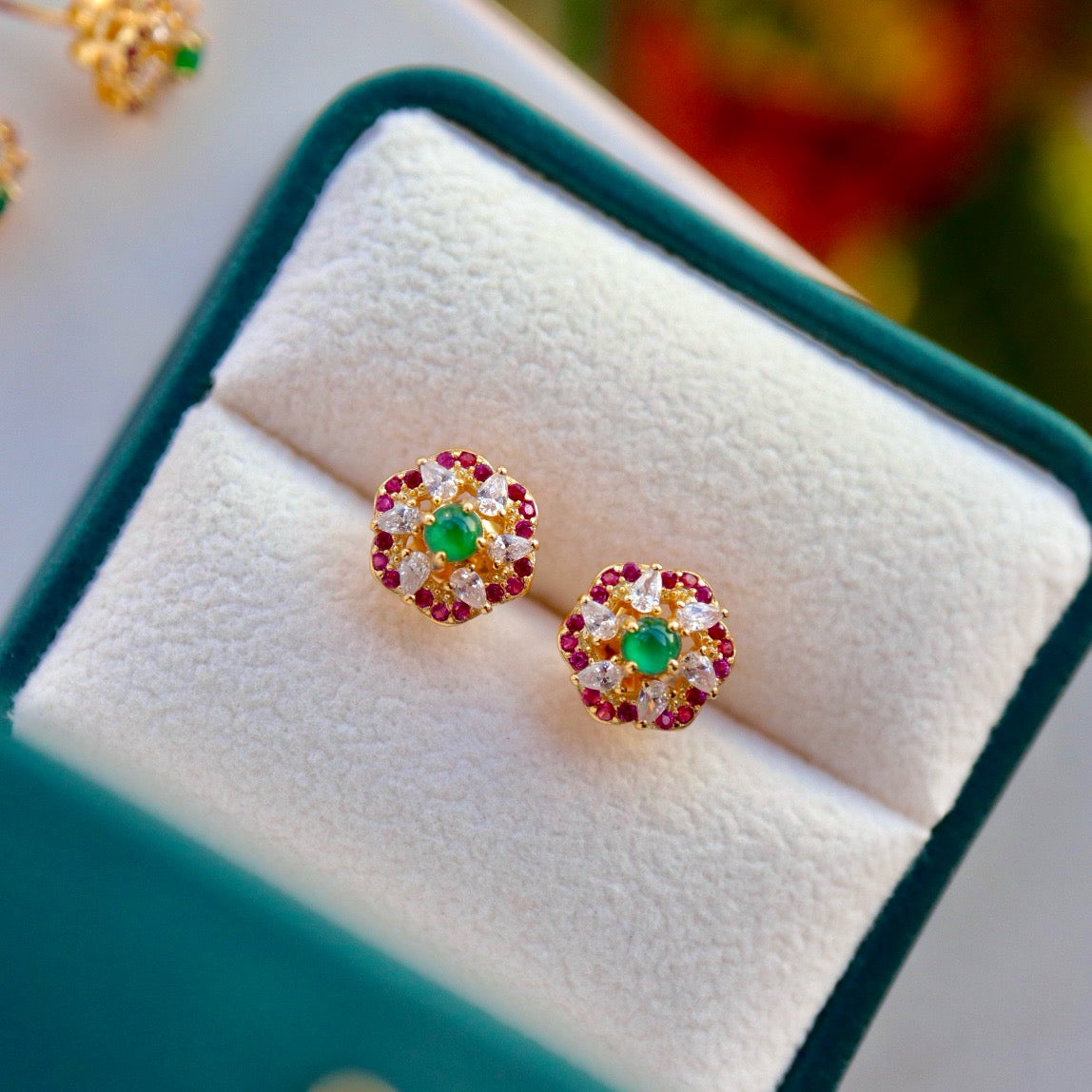 Natural Chrysoprasus vivid green flowershape earrings