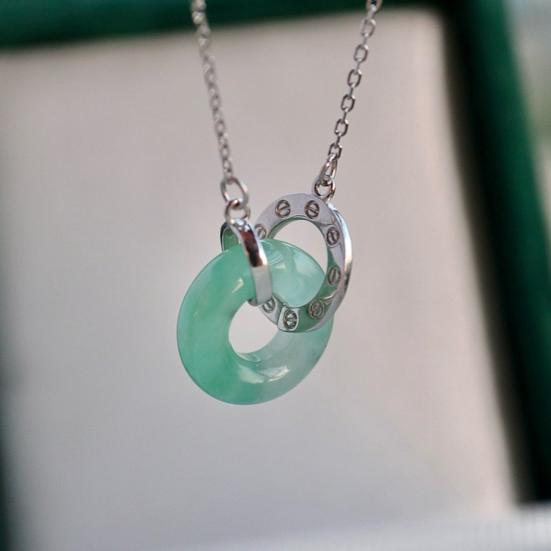 Natural Chrysoprasus circle shape necklace