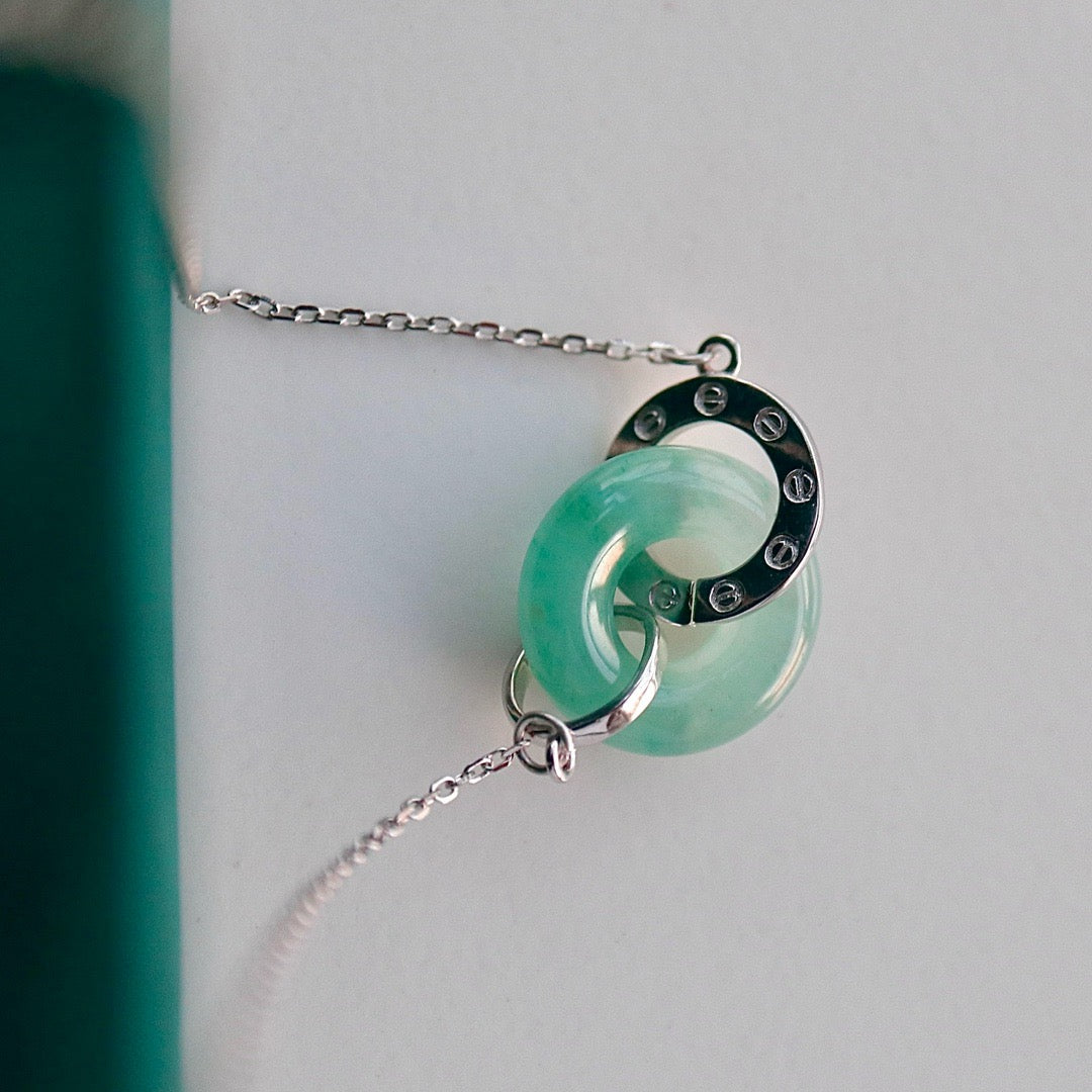 Natural Chrysoprasus circle shape necklace