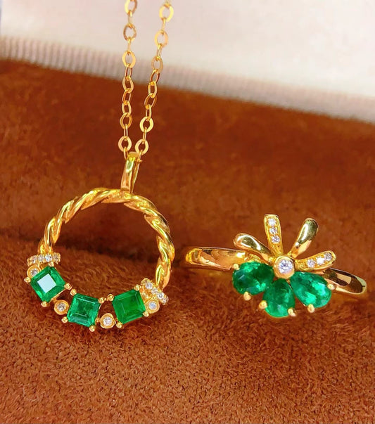 18K Gold Natural Emerald Ring & Necklace Set